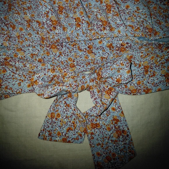 EUC Sz M Floral Tie-Back Puff Sleeve Crop Top Blue On Or Off Shoulder. Boho - Picture 7 of 10